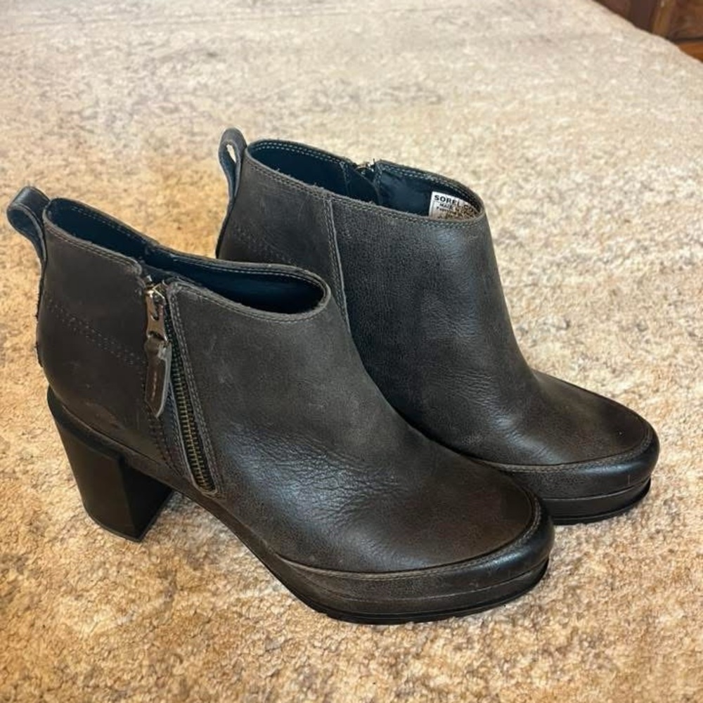 Sorel Women's Dark Gray Leather Zip Ankle Booties